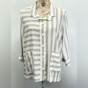 TERRA Women's white with gray striped 3/4 sleeve button down shirt size L